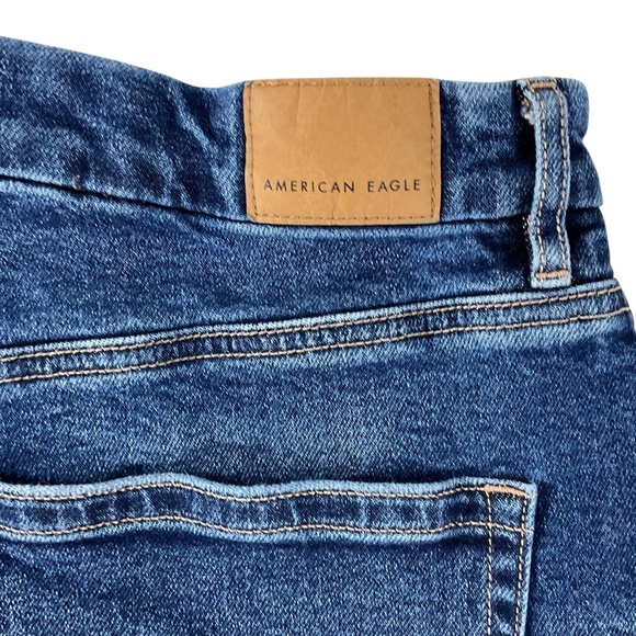 American Eagle Curvy Relaxed Short Denim Shorts Strigid High Rise Raw Hem Size 8 - Picture 7 of 9
